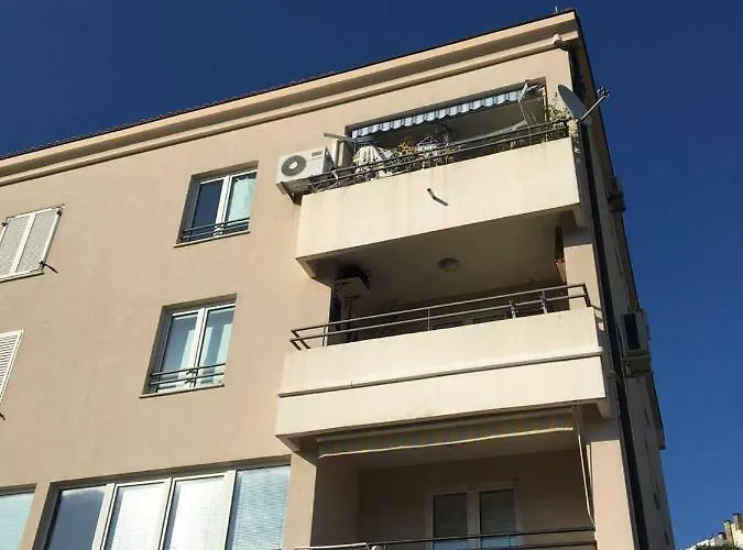 Irena With Bikes Included 아파트 *