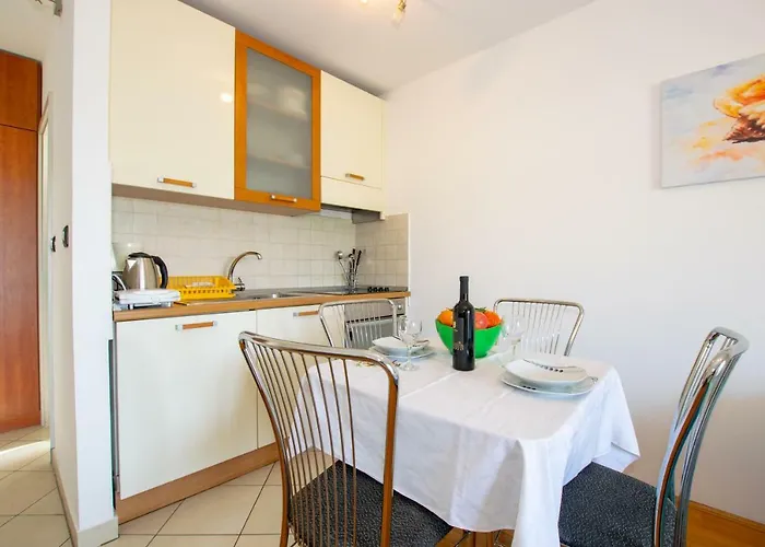 Irena With Bikes Included 公寓